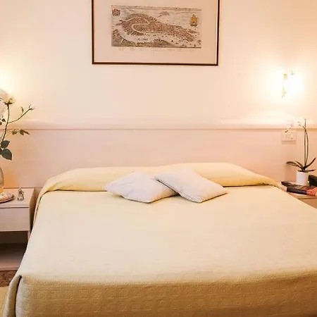 Hotel Santa Lucia-2